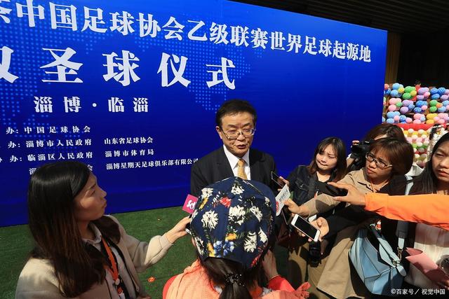杨鸣称赞韩德君李晓旭：走到现在他们功不可没